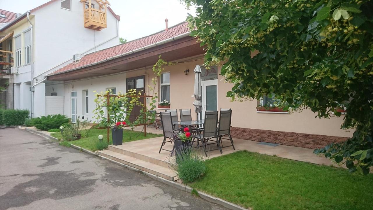 Nobilis Apartman Eger Eksteriør billede